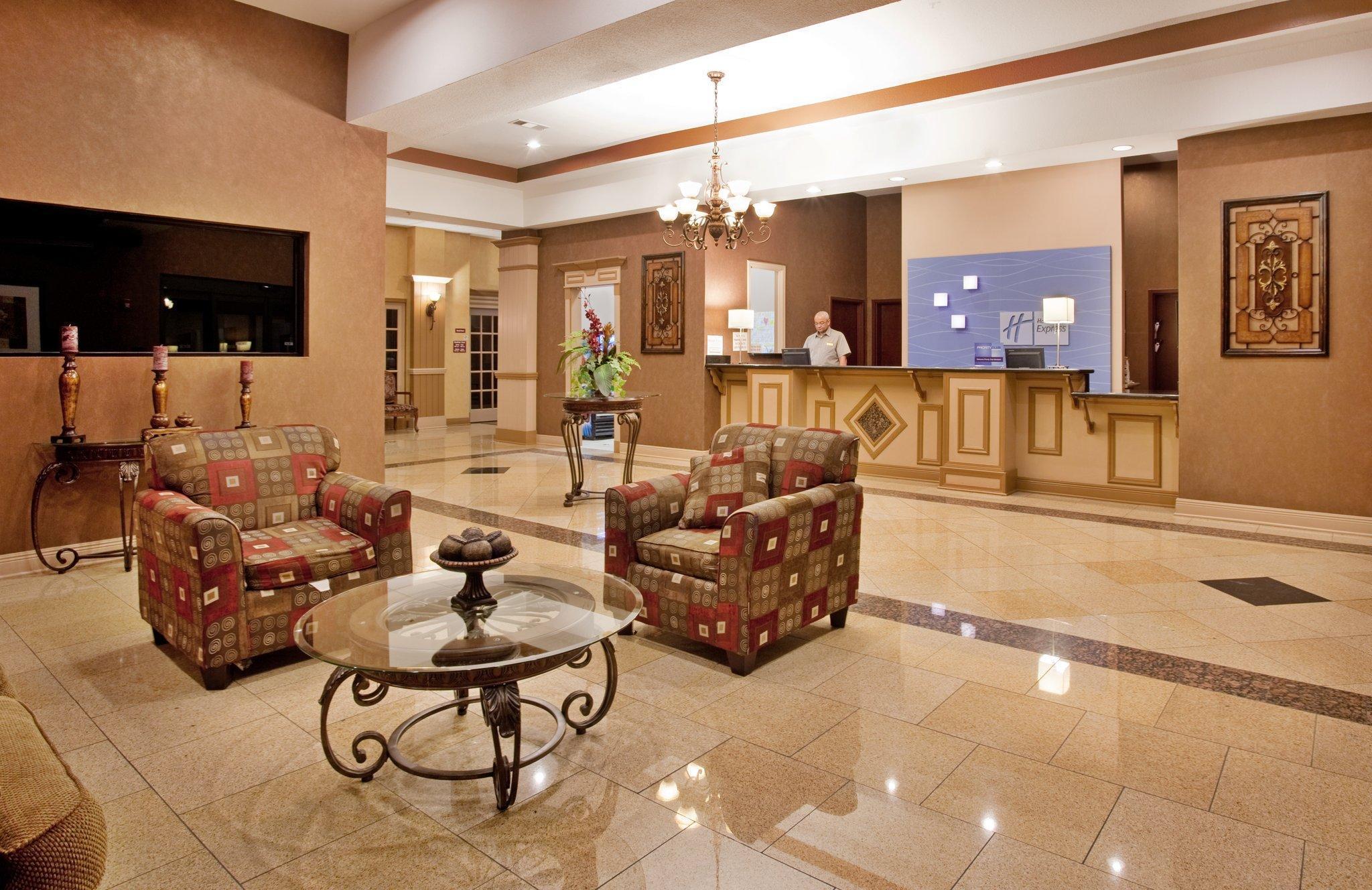 Holiday Inn Express & Suites Laurel By Ihg Exterior foto
